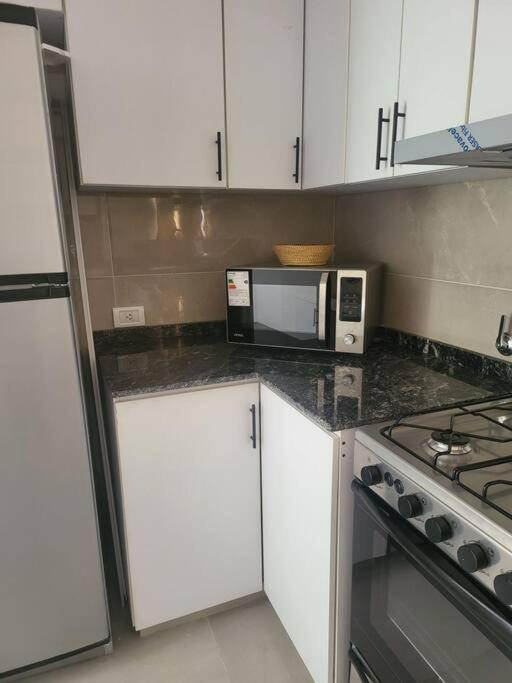 Amplio2/balcon Depto Centrico. Apartamento *